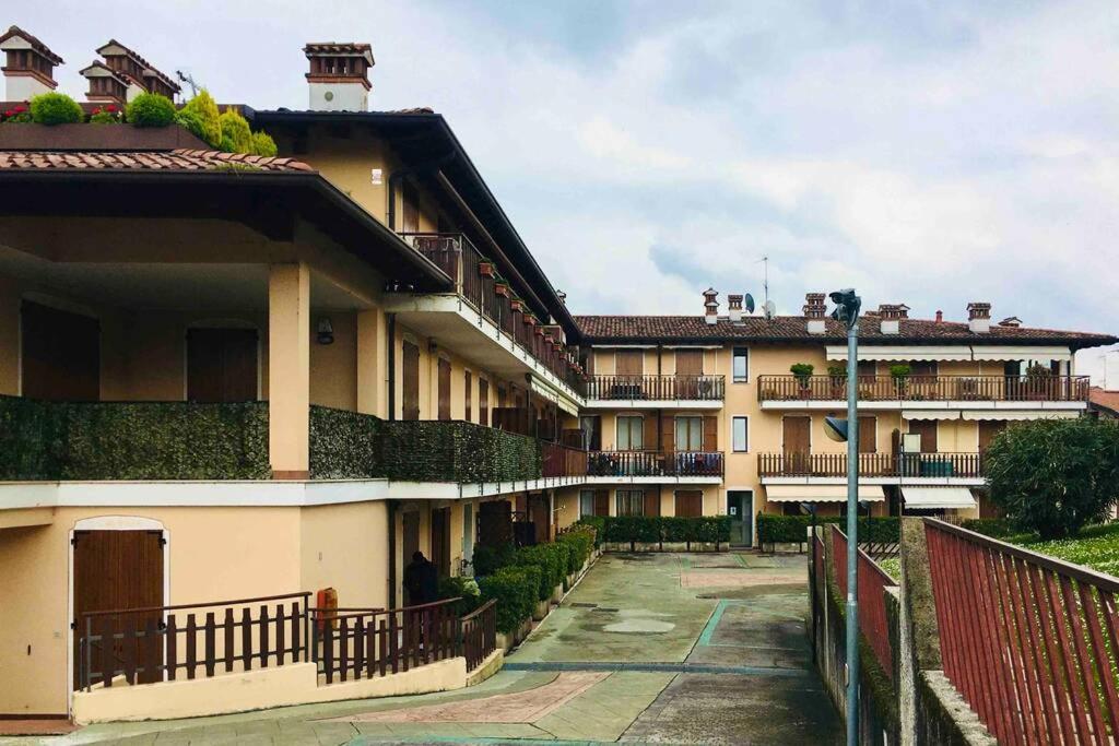 La Petite Maison De Stephanie Clusane Exteriör bild