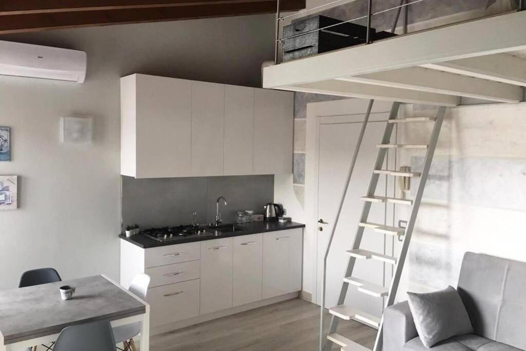 La Petite Maison De Stephanie Clusane Exteriör bild